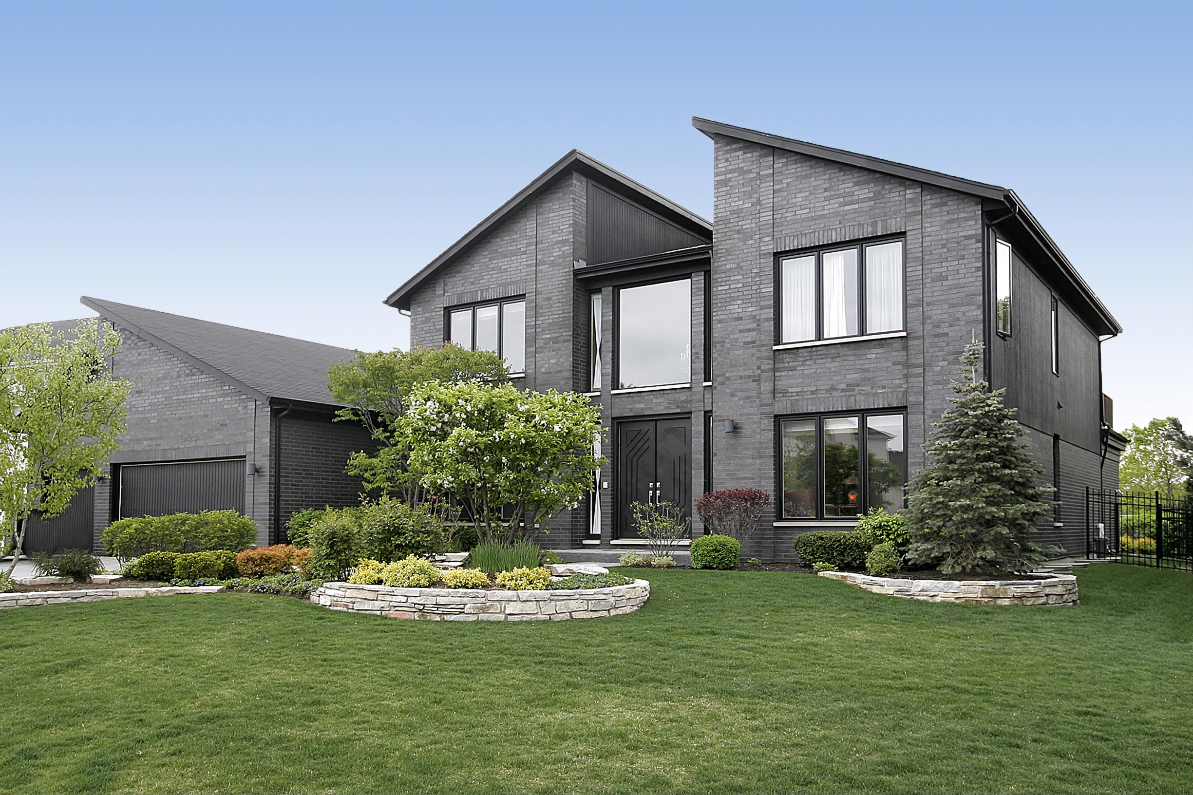 House-soft-washing-1 House-soft-washing-1